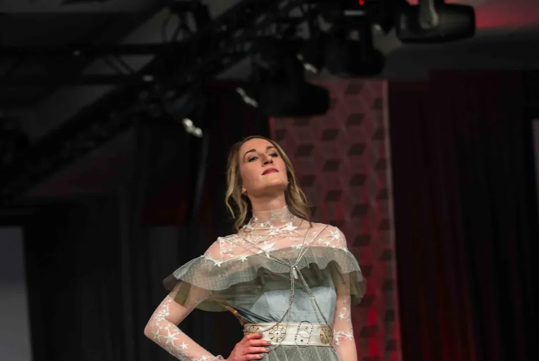 Heart of Kyber - Star Wars (Design by Kimberly Burns) | Her Universe Fashion Show 2019