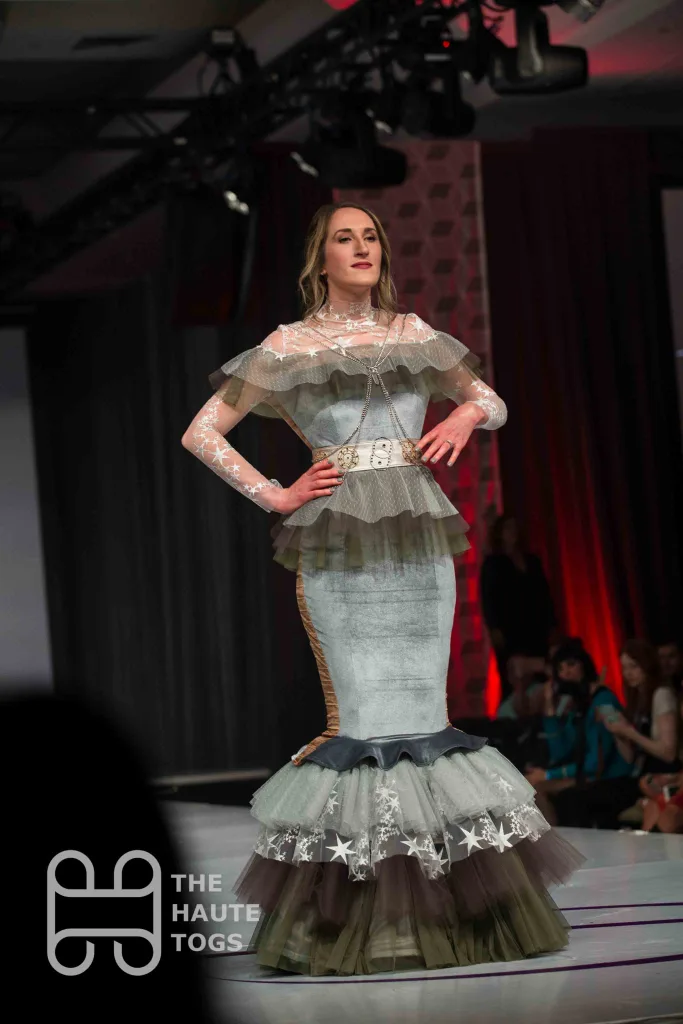 Heart of Kyber - Star Wars (Design by Kimberly Burns) | Her Universe Fashion Show 2019