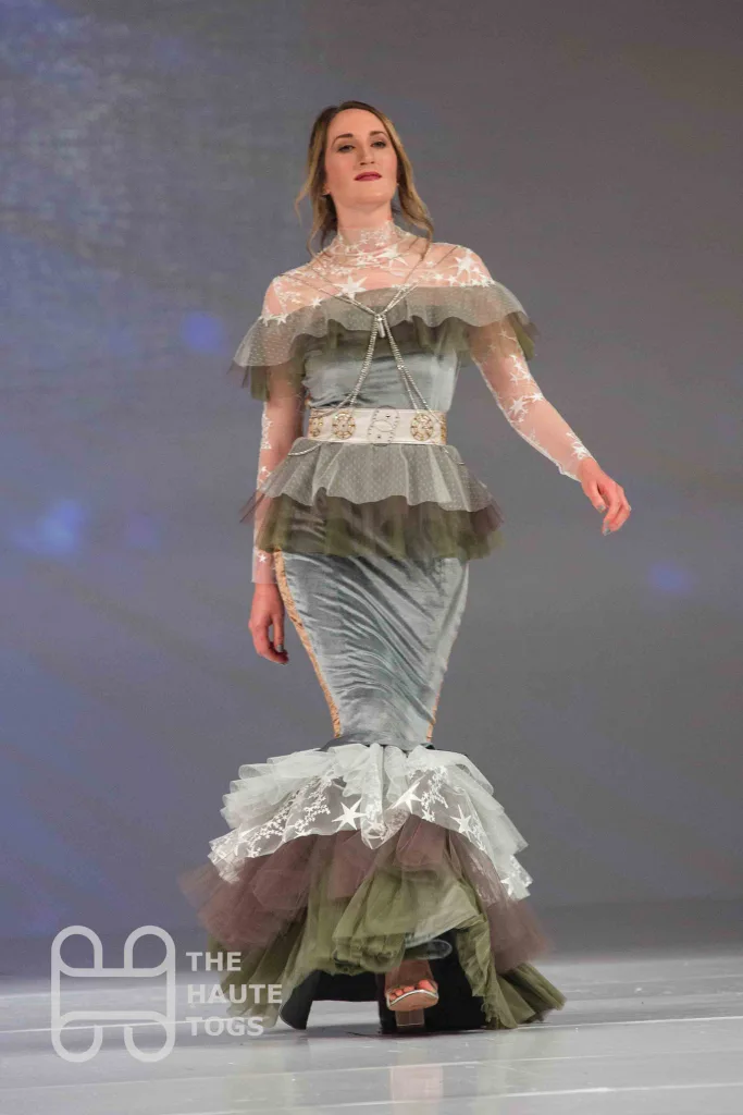 Heart of Kyber - Star Wars (Design by Kimberly Burns) | Her Universe Fashion Show 2019