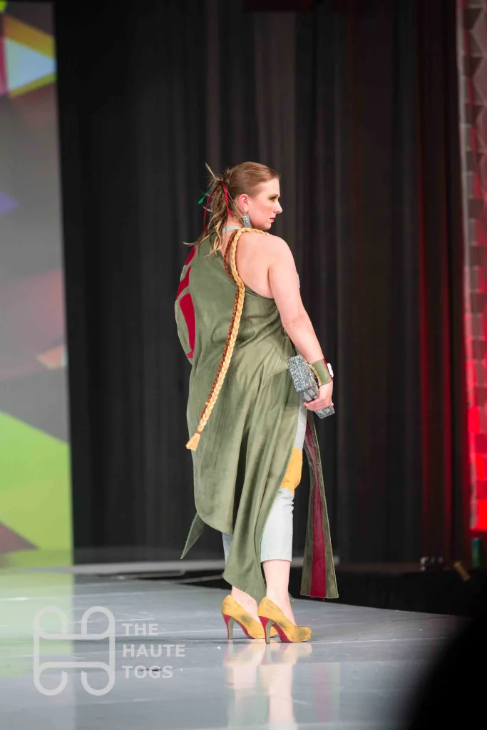 He’s No Good To Me Dead - Star Wars (Design by Heather Smith) | Her Universe Fashion Show 2019