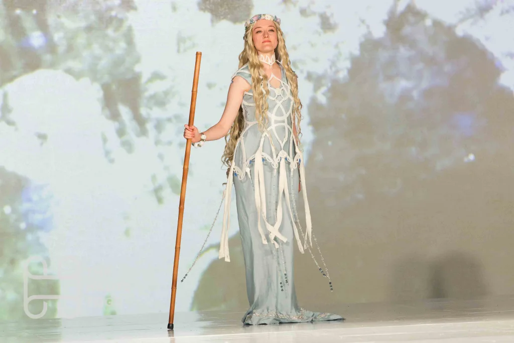 The Lady of Lórien and Light - Lord of the Rings (Design by Kathryn Henzler) | Her Universe Fashion Show 2019