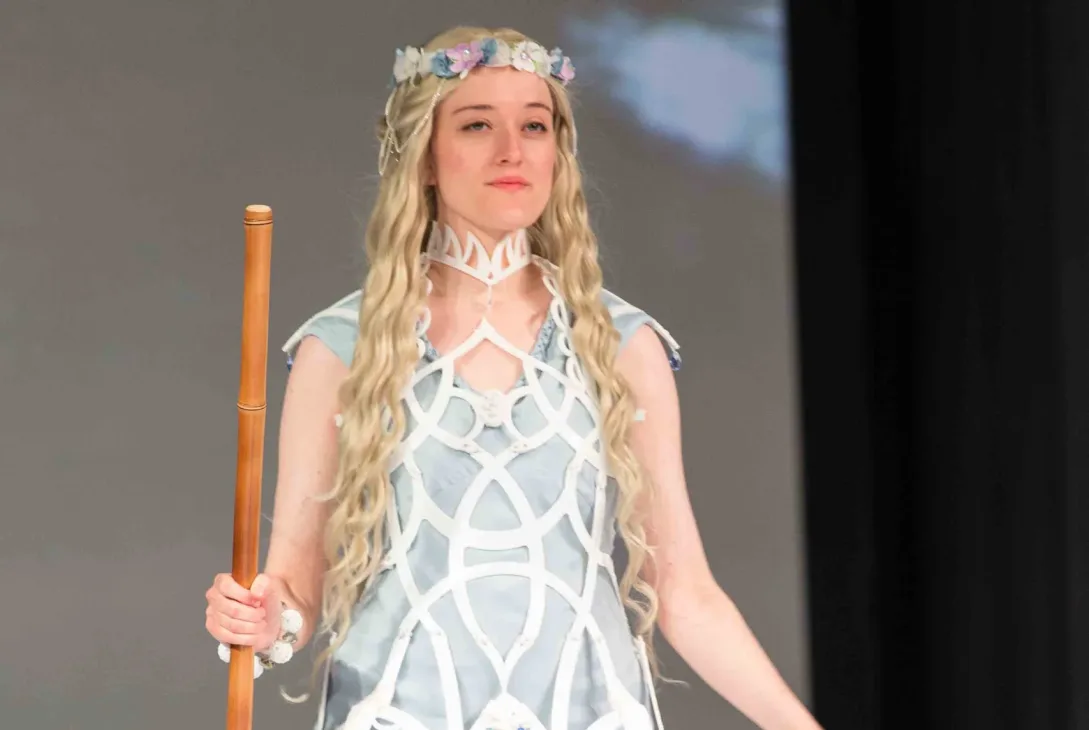 The Lady of Lórien and Light - Lord of the Rings (Design by Kathryn Henzler) | Her Universe Fashion Show 2019