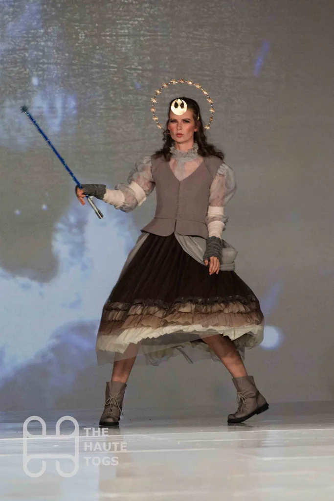 The Spirit of Hope - Star Wars (Design by Lisa Truong) | Her Universe Fashion Show 2019