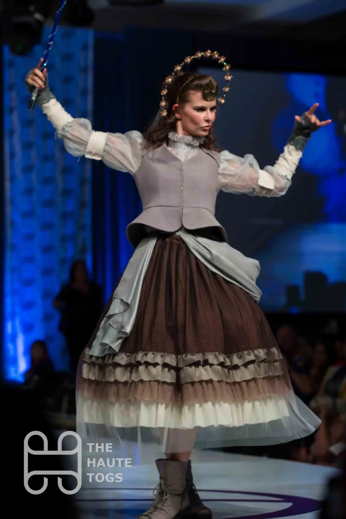 The Spirit of Hope - Star Wars (Design by Lisa Truong) | Her Universe Fashion Show 2019