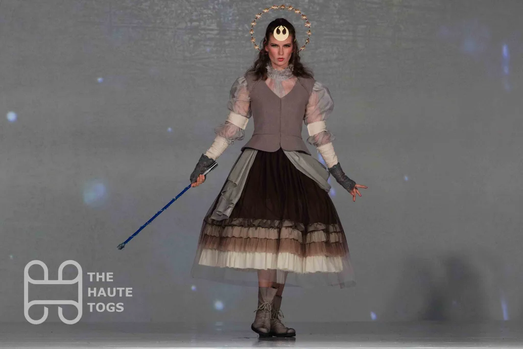 The Spirit of Hope - Star Wars (Design by Lisa Truong) | Her Universe Fashion Show 2019